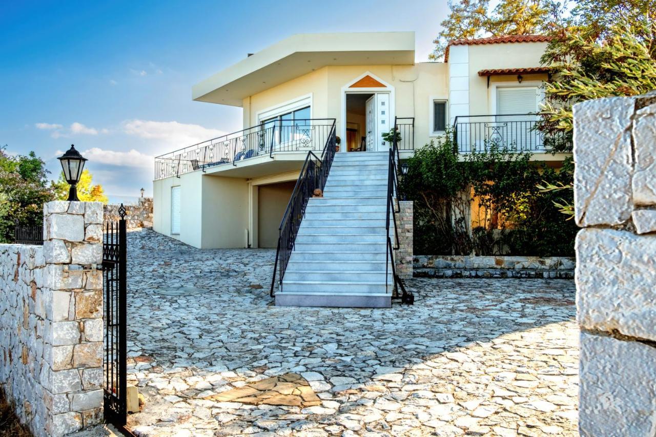Villa Afroditi In Chania Near Airport With Private Pool, Free Wi-Fi, Souda Bay Views, Garden Oasis Kounoupidhianá Extérieur photo