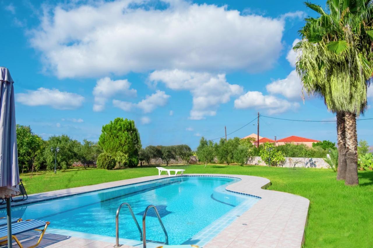 Villa Afroditi In Chania Near Airport With Private Pool, Free Wi-Fi, Souda Bay Views, Garden Oasis Kounoupidhianá Extérieur photo