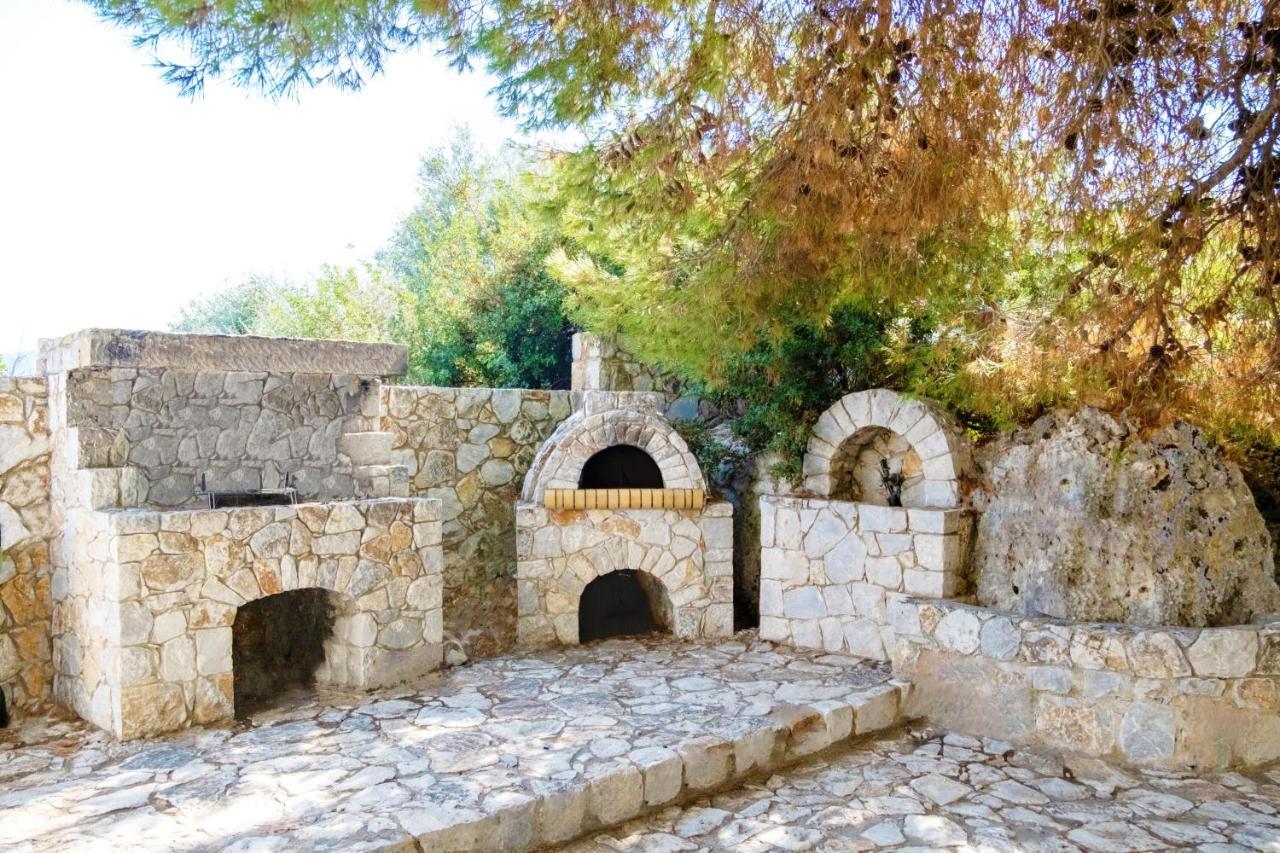 Villa Afroditi In Chania Near Airport With Private Pool, Free Wi-Fi, Souda Bay Views, Garden Oasis Kounoupidhianá Extérieur photo
