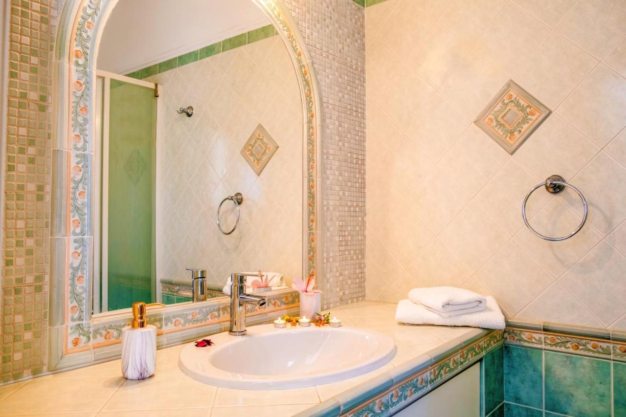 Villa Afroditi In Chania Near Airport With Private Pool, Free Wi-Fi, Souda Bay Views, Garden Oasis Kounoupidhianá Extérieur photo
