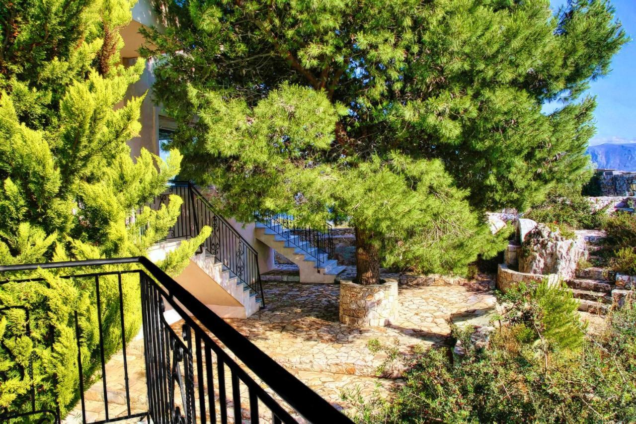 Villa Afroditi In Chania Near Airport With Private Pool, Free Wi-Fi, Souda Bay Views, Garden Oasis Kounoupidhianá Extérieur photo
