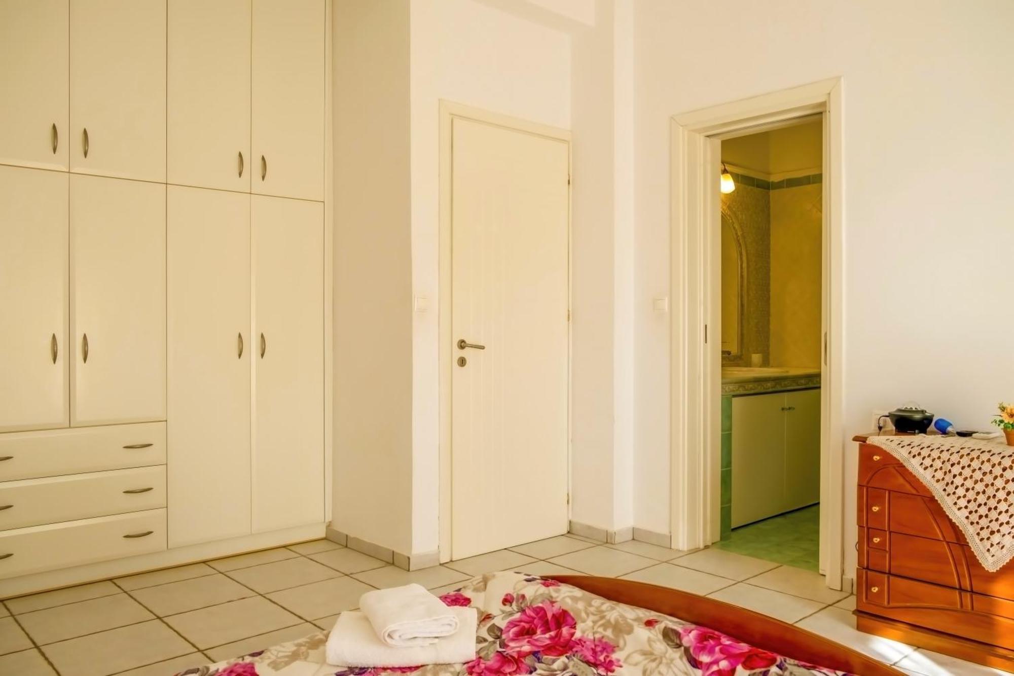 Villa Afroditi In Chania Near Airport With Private Pool, Free Wi-Fi, Souda Bay Views, Garden Oasis Kounoupidhianá Extérieur photo